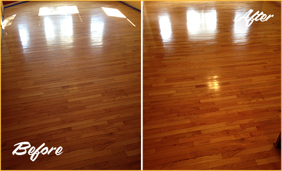 Before and After Picture of a Easton Wood Sandless Refinishing Service on a Room Floor to Remove Scratches